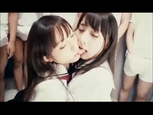 ドエロイ表情でチンポにしゃぶりつきベチョベチョになる沢山の淫乱痴女