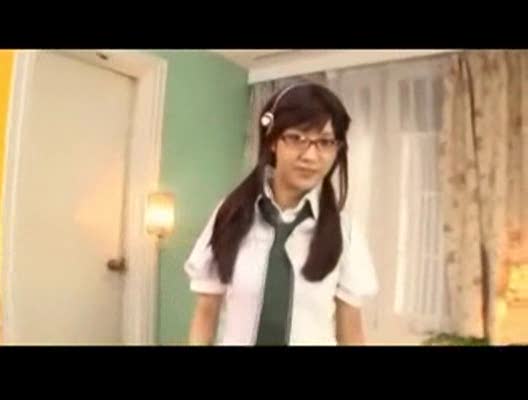 エヴァの巨乳眼鏡っ娘マリのコスプレした女の子が主導権にぎるエッチ