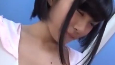 ノーブラハイレグコス姿の可愛い爆乳アイドルがキモヲタに写真撮影されながら性器を貪り合い着衣SEXからオッパイに射精される! 松岡ちな