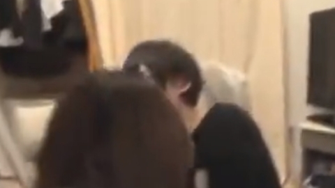 クビレ女王が突如家にやってきた！互いに全裸で接吻しまくり性行為