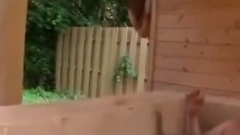 二人掛かりで男をイカせ射精直後のチンポを楽しげに弄る痴女ギャルコンビ