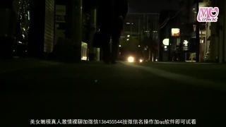 卑猥なボディを揺らし激しいピストンに身を捩じらせ絶頂する美人妻