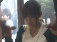 笑顔がかわいい人妻さんが旦那を待たせて本能のままに3Pパコやらかす