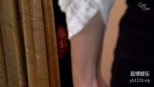 【愛瀬るか】男にはたまらないチラリズム⁉ノーパンノーブラな人妻の本性は…