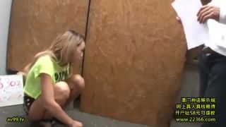 ビッチな黒ギャルが30人のお肉棒を連続でフェラチオ抜き！