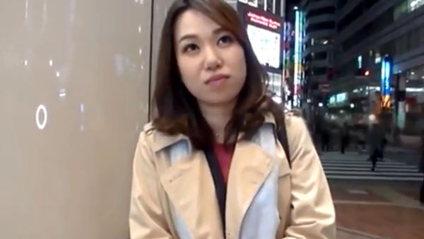 むっちり体系の素人娘を池袋で捕まえてお持ち帰り⇒思う存分堪能セックス