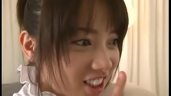 他の撮影続行中で声の出せない場所で美女がハメられサイレントSEX