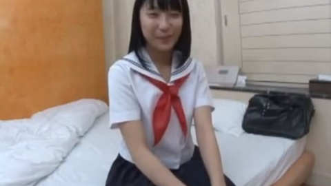 素朴なJKほど、中身は超ビッチ！？お尻を犯されてこの表情…エロ過ぎんぞっ!!!