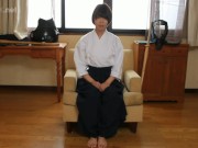 【凪咲いちる】竹刀をチ○ポに持ちかえろ！！剣道美女の白下着がかわいい！！