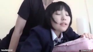 美少女で貧乳おっぱいの可愛いJKがバックから鬼突きされてイキまくり