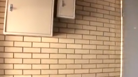 【NTR】友人母のセックス現場を覗いてしまった童貞クンが暴走モード突入！筆おろしが美人人妻と中出しセクロスという贅沢三昧！