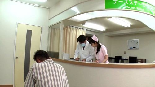 【楓カレン】岡副〇希似の美人ナースが場所を選ばずフェラチオ三昧