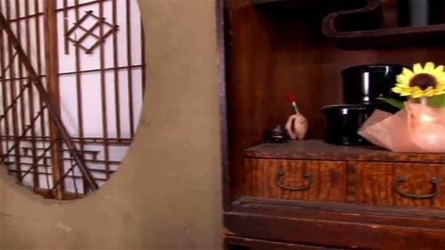 【母子相姦】エアコンが壊れてプールで涼むムチムチ母の爆乳に欲情してしまった息子