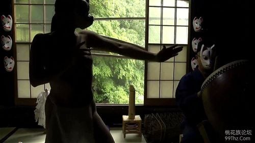 【ヘンリー塚本】悪霊を祓う為に祈祷師の絶倫チンポでレ●プされる美熟女