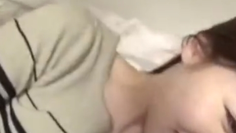 肉厚のすごいむっちり恥部を電マでイカせたら淫乱化したギャルの生パコ