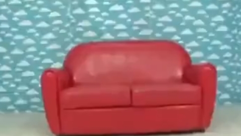 「つい可愛いくて…」彼女がいない男の子に騎乗位で中出しさせてあげちゃう熟女OL