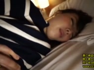 酔いつぶれた素人妻に夜這い→顔射！