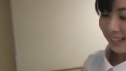 【豊中アリス】廊下の陰で微笑みながら誘惑してくるドスケベナース、べろちゅーしながら騎上位で腰振りまくり！