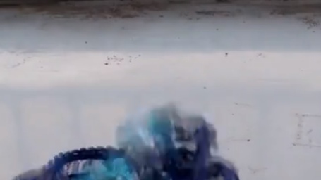 【人妻】無防備パンチラ誘惑‼『パンティが落ちてましたよ…』イヤよイヤよと拒んでも腰をふるドスケベ奥様♥