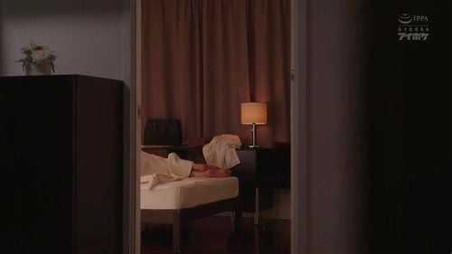 《仲村みう/中出し》終電逃しで女上司の家に❗ノーパンノーブラ部屋着に激カワすっぴんに興奮しヤリまくった