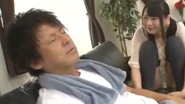 可愛くおねだりしてくるロリ顔美少女にムラつきを抑えられずに中出しパコ