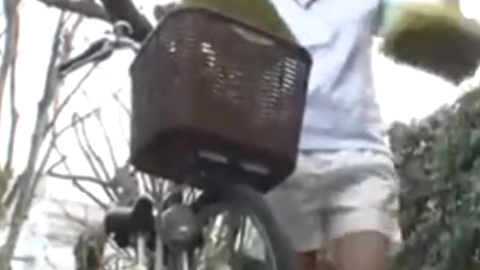 女神すぎる家政婦に欲情！仕事をあげるからと強制的にハメられる…【お姉さん】