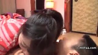 わぉ！！美乳お姉さんのノーブラ姿に胸チラで性欲とまらず別室で濃密SEX