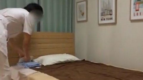 エステに来た巨乳人妻が欲求不満そうだったのでエロマッサージの施術から中出しセックスしちゃった！