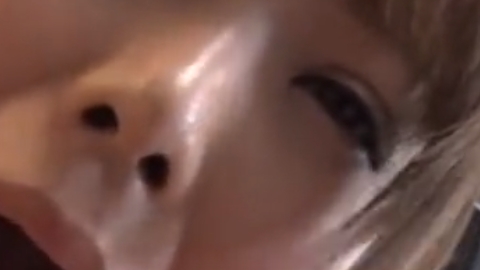 小悪魔コスプレの美女の遠慮のない手コキ＆フェラチオでザーメン発射