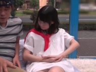 私に任せて♡筆おろしのはずが絶倫AV男優に生ハメ激ピストンでイカされた18歳美少女まゆちゃんｗマジックミラー号