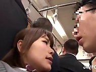 電車で超カワイイJKと体こすれあって我慢限界→車内で大胆レイプパコ
