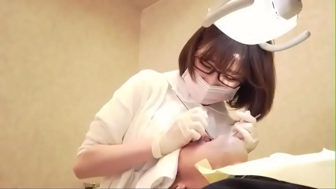 上手だよぉぉん♪歯医者を経営しながら男を痴女りまくる淫乱歯科医