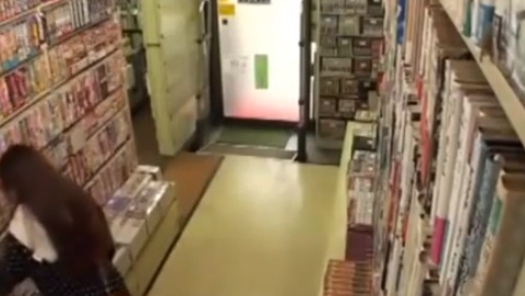 【板野有紀】参考書を買いに来た真面目JKが後ろから即ハメされた！鍵を掛けられていて誰も助けに来てはくれない…