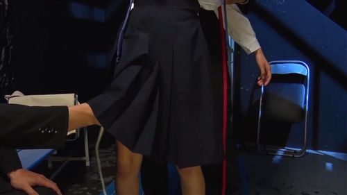 教師がツインテールのろりＪＫを首輪を突けて調教する鬼畜エロ動画