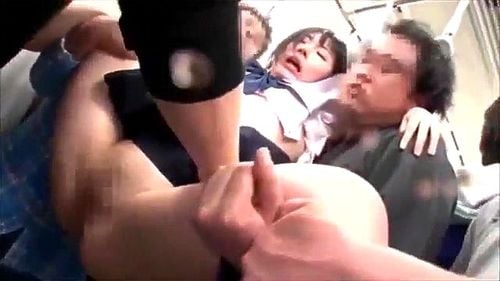 ●[気が付くと周りはすべて痴漢♡ 満員電車内で潮吹きを繰り返し中出しされちゃう女子校生♡]