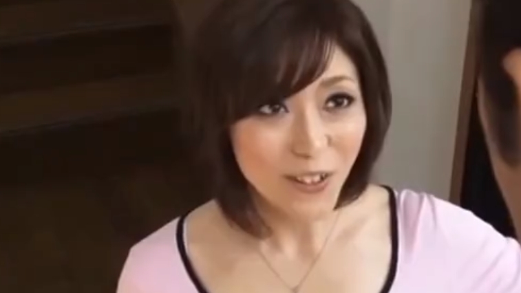 【白木優子】若い内装業者の汗に完全欲情し色目を使う淫乱美熟女人妻！男らしい激ハメNTRファックにうっとり