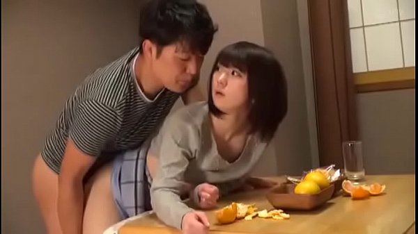〖動画〗『敏感なんだねーー！』くっそ抜けるｗ汁まみれのオメコにチンコを差し込まれ膣奥ガン突きされて喘ぎまくってガチアクメｗ