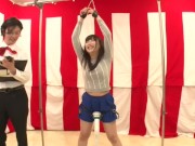 ＜素人企画＞感じちゃって答えが出ない！拘束ノーパン電マでクイズに挑戦する美脚ギャル！