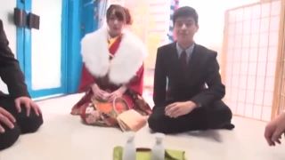 卒業式当日にマジックミラー号で野球拳をして、中出し3Pセックスしちゃうビッチな女子大生！