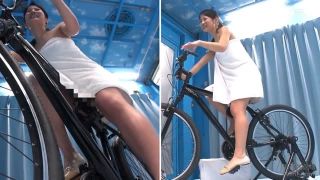 ＜マジックミラー号＞【アクメ自転車】自転車をこぎ続けハリガタピストンがアソコを往復！思わぬ快楽に潮吹きブッシャー！！