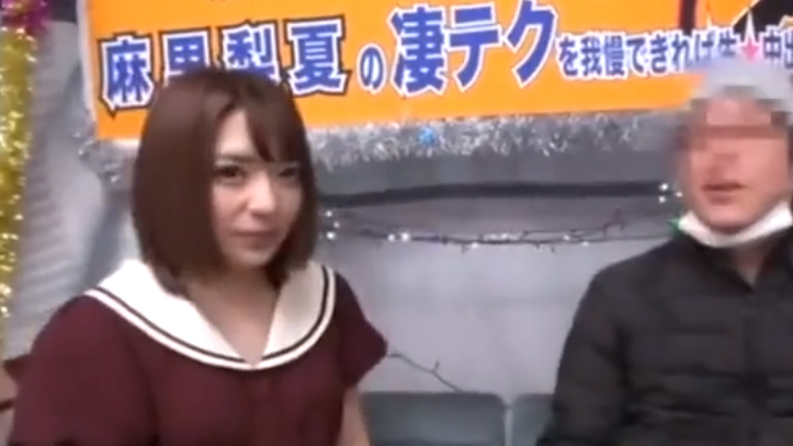 キモ叔父を逆ナンパしてきて車内で絞り抜くも達成できず中出しされる美乳女