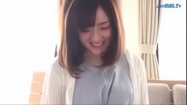 小動物みたいな瞳…ハニかむ笑顔がMAXにあざとキュートな清純系美女とハメ撮り♡
