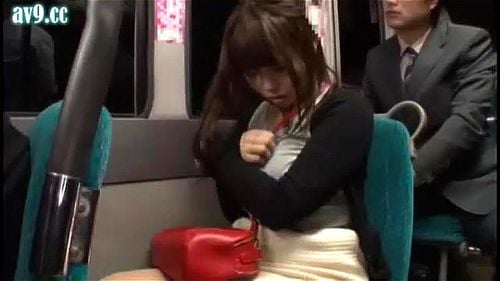 「ちょっとやめて！」帰宅中のメガネOLお姉さんが途中下車が許されないバス内で痴漢＆レイプされる始末