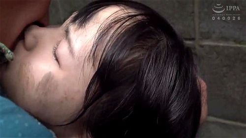 森で迷子になっていたつるぺたの少女を保護し、そのまま中出しSEXする鬼畜プレイ 工藤ララ