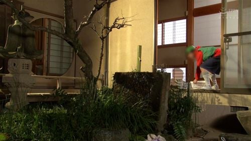 節分に鬼にされた巨乳人妻が悪ガキ達に集団レ●プされて膣内射精