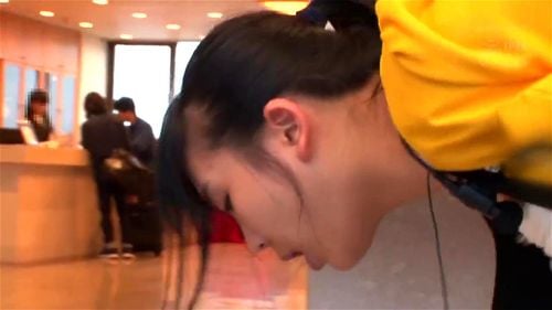 ホテル勤務の巨乳お姉さんを中出しレイプ♡声を我慢して悶絶絶頂するパイパンお姉様のエロ動画