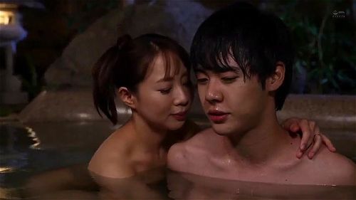 《成宮いろは/熟女人妻NTR》愛する妻も同席させた出張先の旅館で部下に寝取られハメられまくった