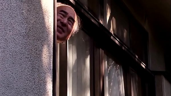 隣家に住むキモおっさんにレイプされる人妻の波多野結衣