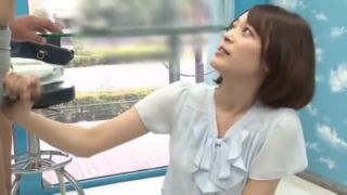 アナウンサーに内定した美人女子大生が言葉巧みにチンポを手コキやフェラさせられSEXに持ち込まれてイカされる!