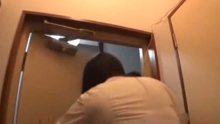 ※由良真央//以前付き合ってた彼氏を呼び出してパイズリ奉仕しちゃうイケない若嫁